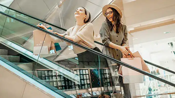 Mimaride Estetik ve Fonksiyon: Renkli Paslanmaz Çelik